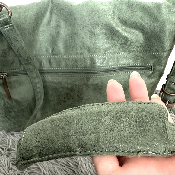 SOLD - Matt & Nat soft vegan suede leather green messenger bag - Picture 11 of 11
